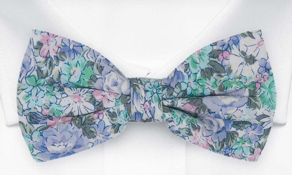 BLOOMBUCKET LIGHT BLUE pre-tied bow tie