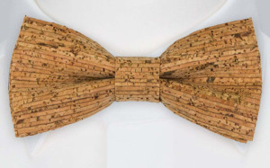 CORK Spotted pre-tied bow tie