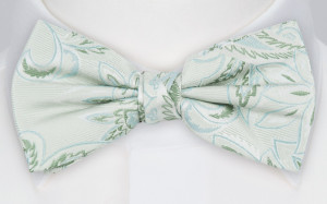 FLOURISHED PALE GREEN bow tie