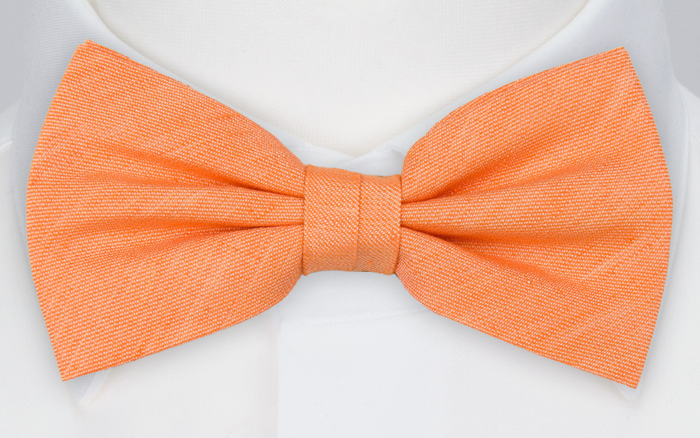 SUKSHINDER pre-tied bow tie