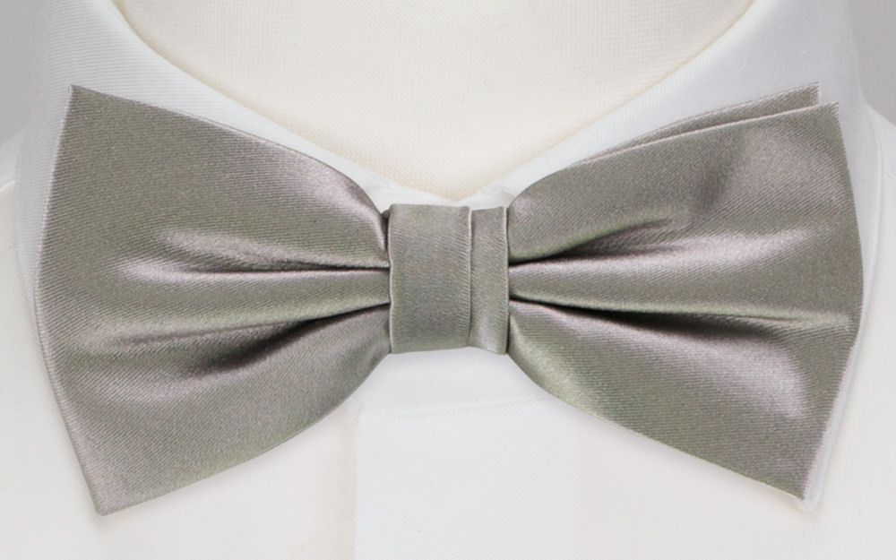 MAGISKT SILVER pre-tied bow tie