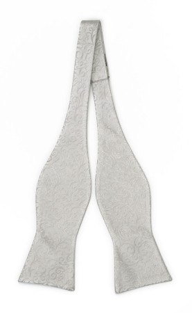 SWANKY SILVER self-tie bow tie