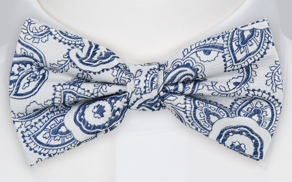 TRUELOVER WHITE pre-tied bow tie
